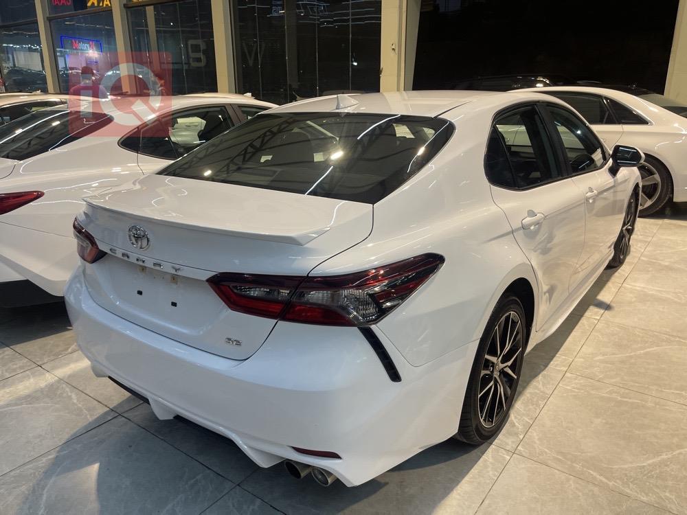 تۆیۆتا کامری